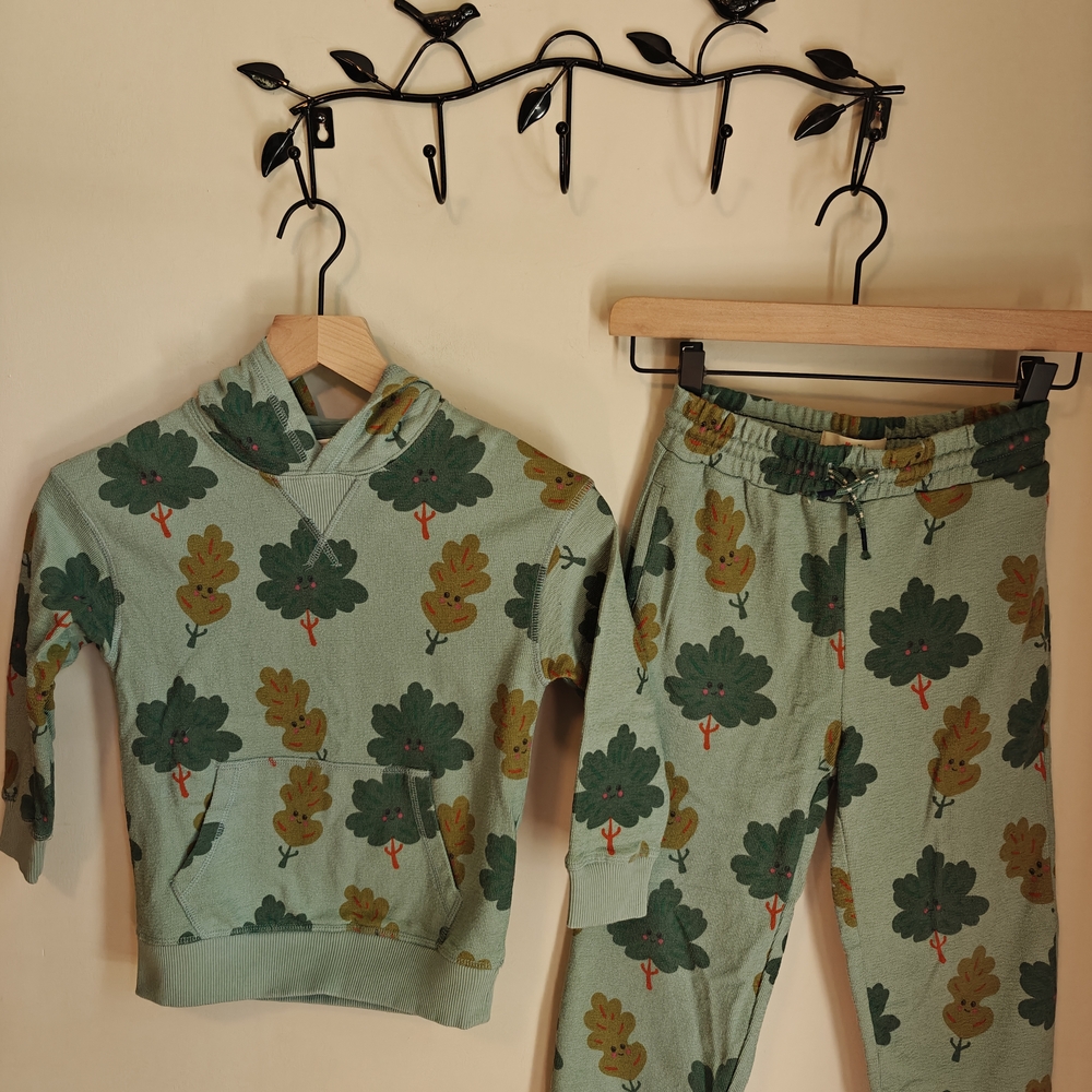 Mini Boden 5/6 Green Leaf Hoodie & Joggers Set